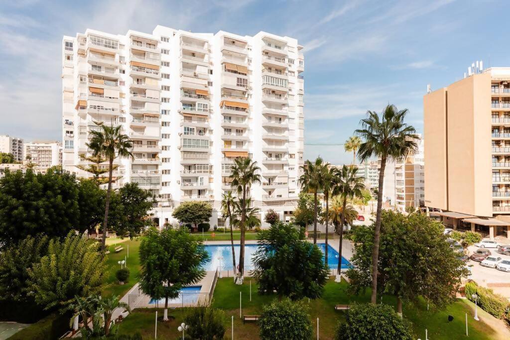 Appartamento Amplio Con Vistas Al Mar Y Piscina En Benalmádena Esterno foto