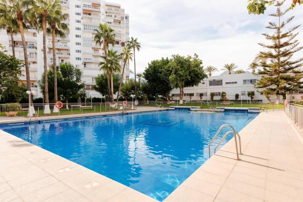 Appartamento Amplio Con Vistas Al Mar Y Piscina En Benalmádena Esterno foto
